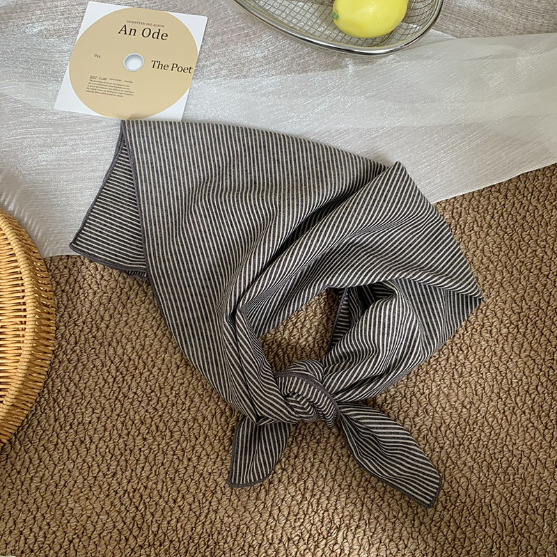 Pañuelo cuadrado pequeño, bufanda de seda, bufanda de cuello con sentido avanzado para mujer, pañuelo a rayas liso, bufanda de estilo pastoral para mujer de verano, protector para el cuello chal