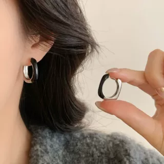 滴釉红色耳钉女小众设计感耳扣适合过年的耳环高级感气质新年耳饰