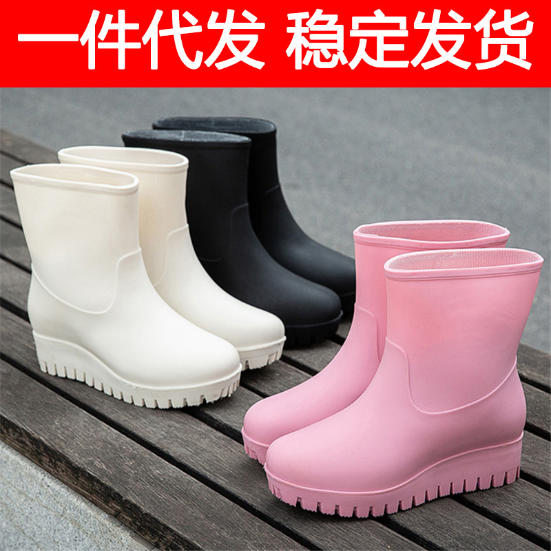 One-piece Fashionable Rain Boots for Women, Fashionable Long-tube Water Shoes, Non-slip Thick-soled Heightening Rubber Shoes, High-heeled Work Rain Boots