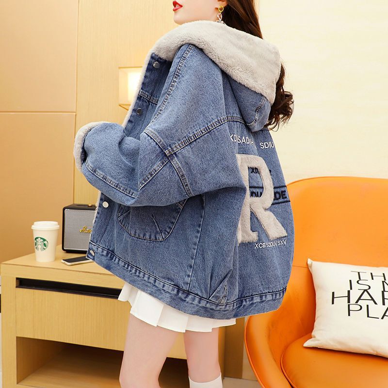 Velvet Thickeneded Letter Embroidered Versatile Denim Jacket for Women 2025 New Autumn and Winter Loose and Versatile Top for Small People