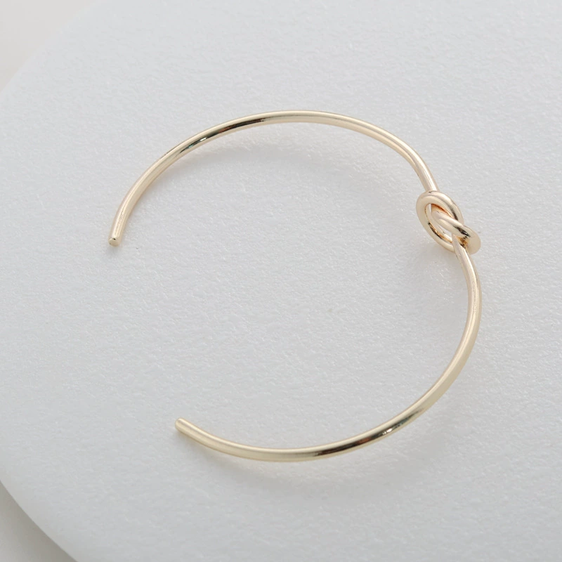 Глянцев bracelet, золотистый цвет 14 карат, ручная работа, 68 мм, элегантный аксессуар от Other/