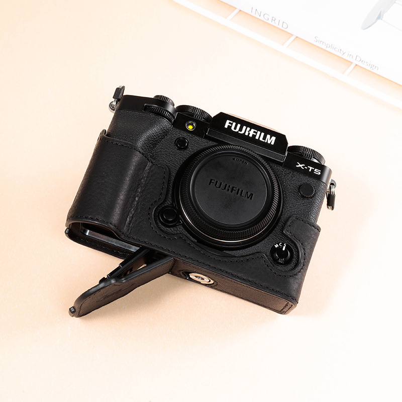 nut. Wrinkle Case Foundation ハイカバー Amazon.com : Handmade Genuine Leather Camera Half Case for