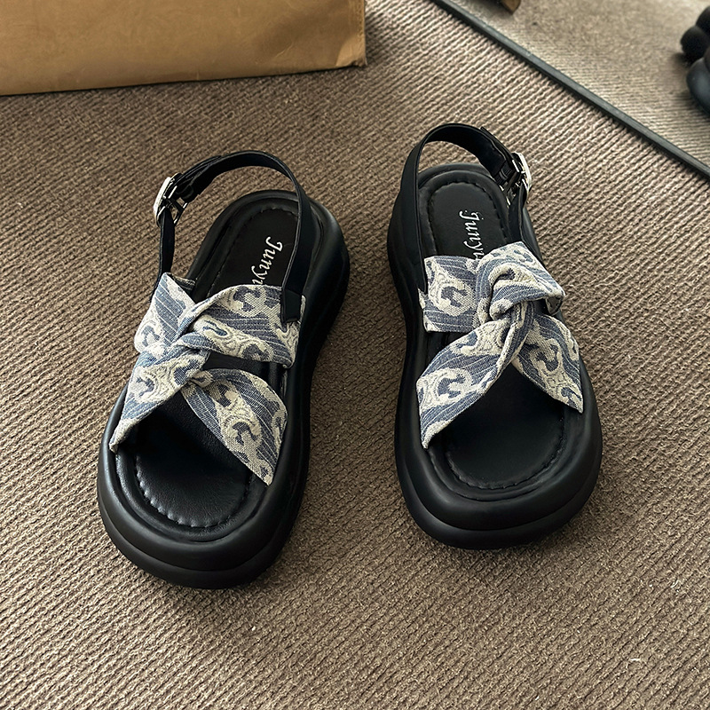 Sandalias de plataforma ligera Manjia para mujer 2024 nuevo verano con punta abierta pequeña fragancia Roma ropa exterior sandalias y pantuflas de playa para mujer