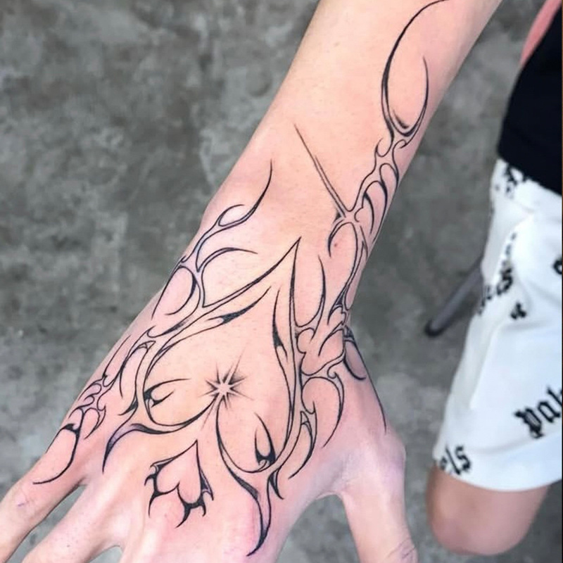 Dark Heart Vine Tattoo Sticker, Waterproof and Long-Lasting, Floral Line Design on the Back of the Hand, Realistic Tattoo Sticker