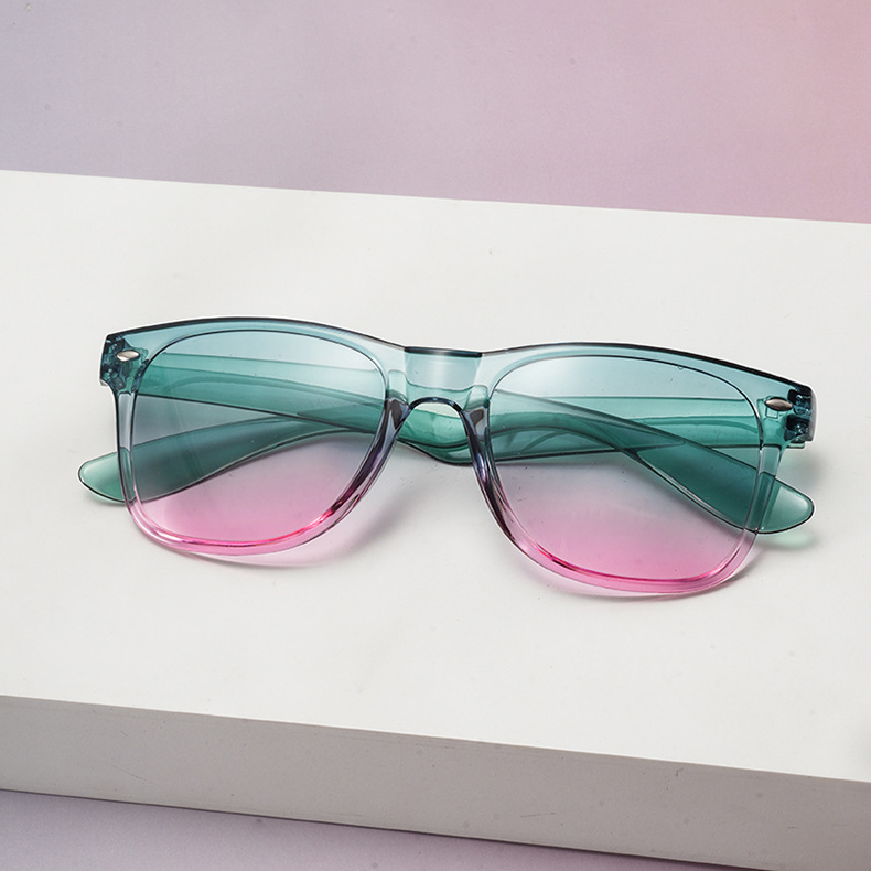 Gafas de sol retro de moda 2025, estilo caramelo con clavos de sombrilla de arroz, venta al por mayor directa de fábrica
