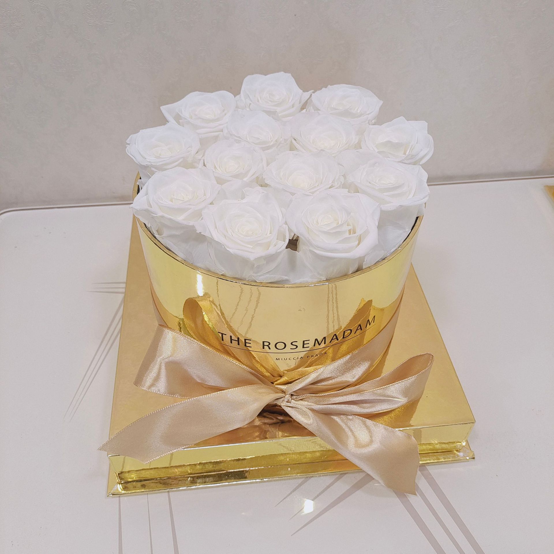 Espejo de plata ronda monopolio abrazo cubo flor eterna Oro Plata abrazo cubo flor eterna al por mayor