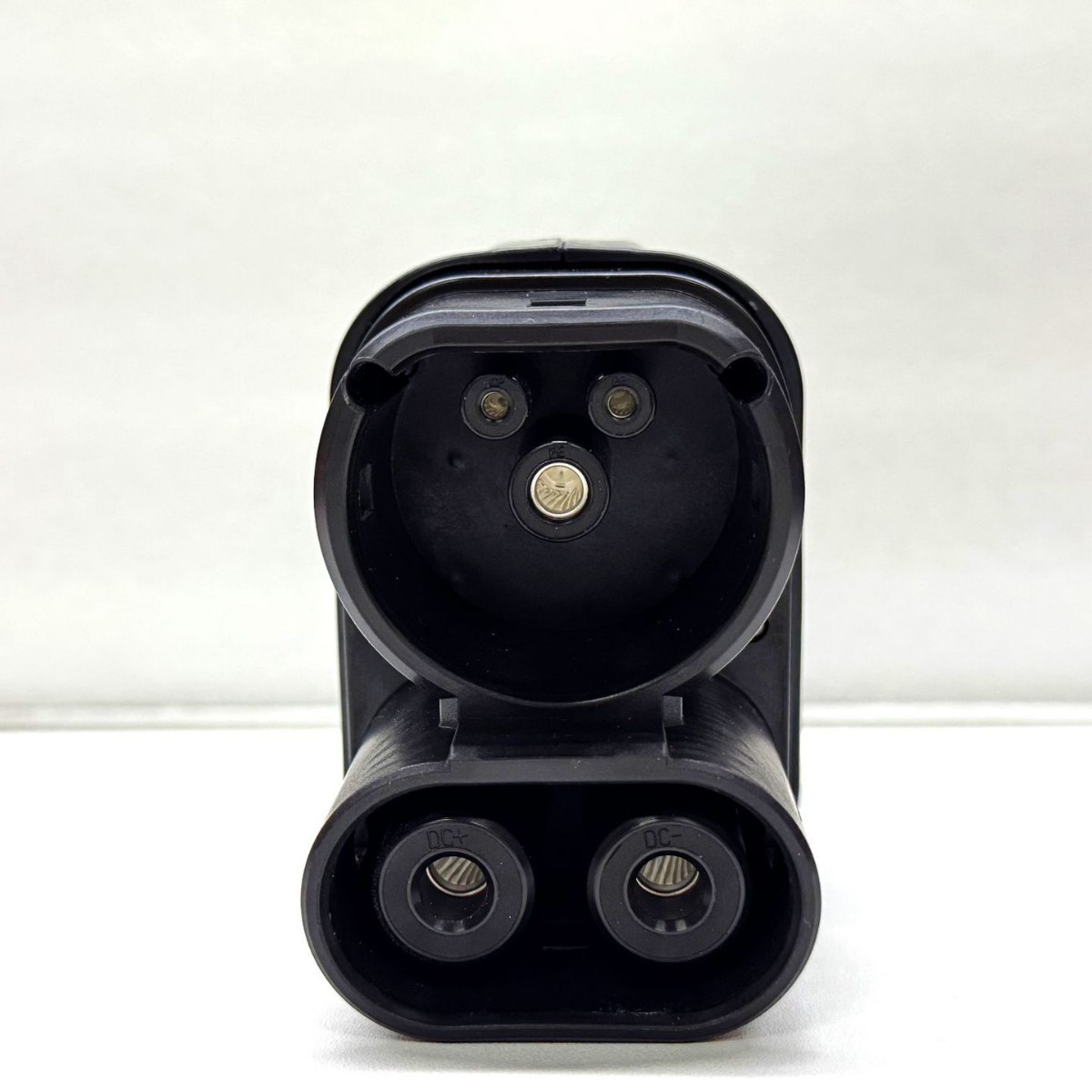 2025最新国标转欧标GBTTO  CCS2   300A 300KW电动汽车充电转接头