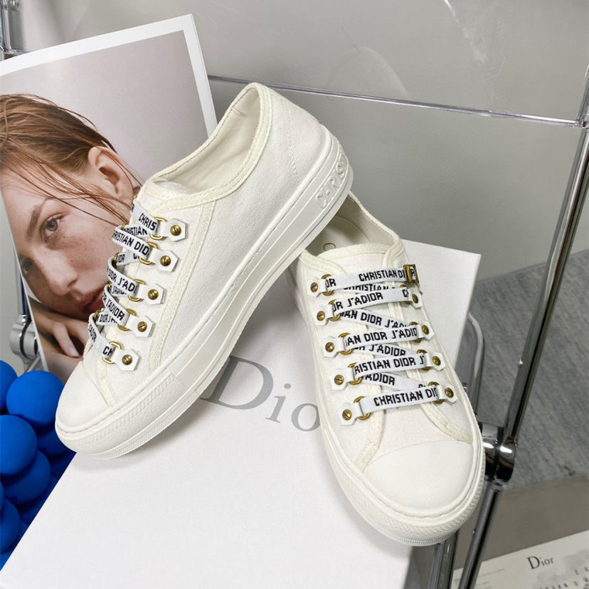 Hong Kong retro primavera y verano nuevo D casa gruesa zapatos de lona bordados 2025 letras correa de zapatos de plantilla universal para mujeres