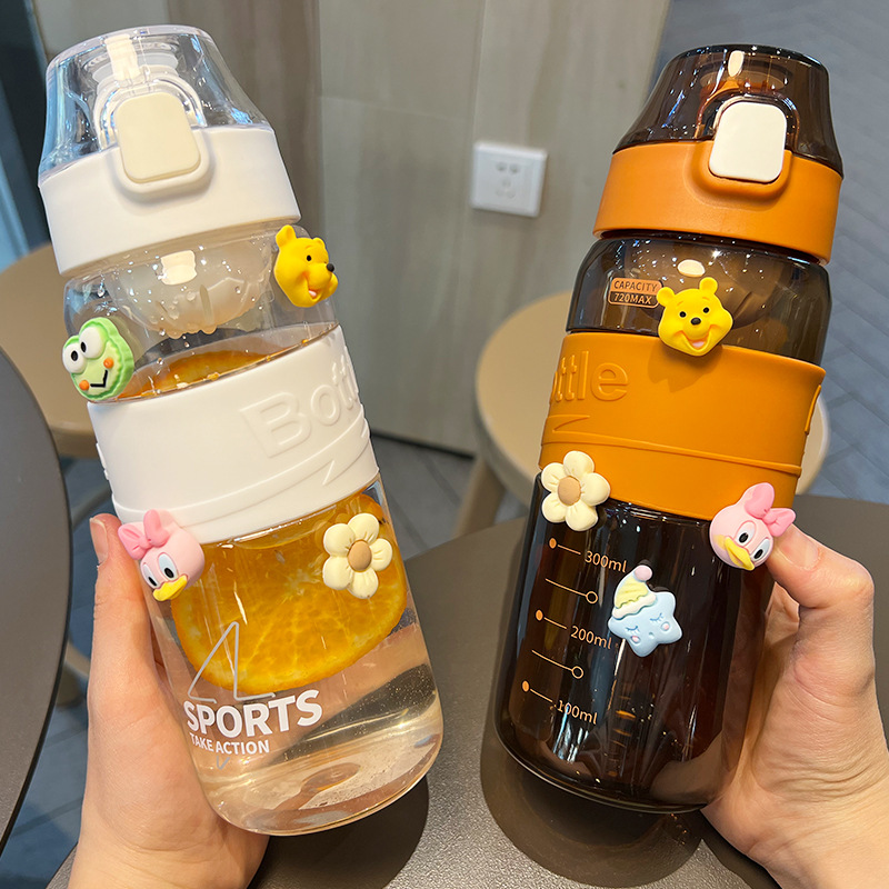 BB4C批發簡約茶隔塑料杯彈跳蓋女孩便攜運動健身直飲隨手杯情