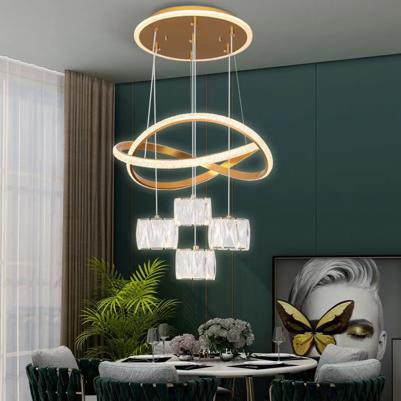 Comedor escalera de comercio electrónico apartamento lámpara de ropa candelabrera bar moderno comedor tienda de ropa LED suministro simple sala de estar