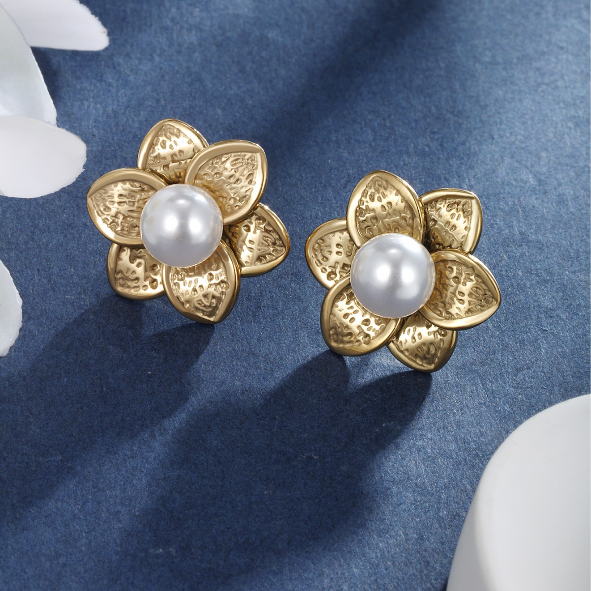 Xuping joyería de acero inoxidable perla flor perla pendientes de nicho de alto nivel retro pendientes de flores