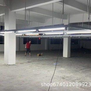 Clothing factory workshop bridge lighting lighting clothing factory lighting bus duct bridge factory supply