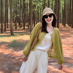 フランスの緑の日焼け止め長袖シャツコート女性の夏の薄いカーディガンシャツの短いデザイン感の上着