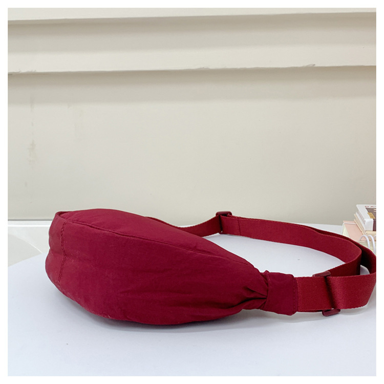 Women's Small Nylon Solid Color Streetwear Sewing Thread Dumpling Shape Zipper Underarm bag 23L display picture 20