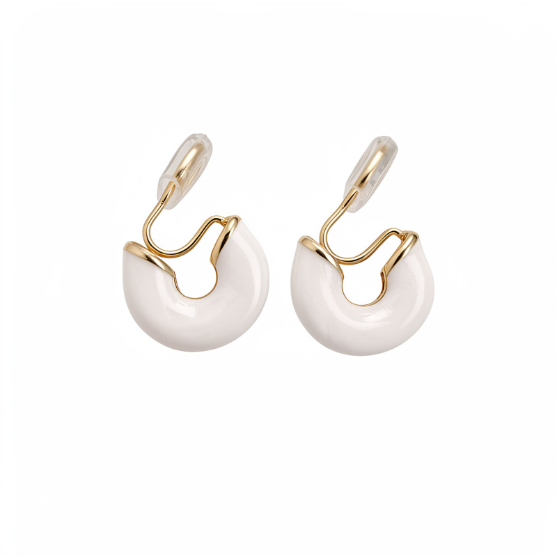 Geometría de goteo de aceite en forma de C abrazadera de orejas para mujeres sin agujeros de orejas personalidad de moda simple pendientes de lujo ligero de alta calidad para mujeres
