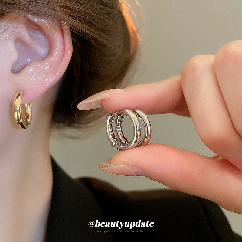 Pendientes brillantes redondos de lujo ligero europeos y americanos Pendientes de temperamento de moda retro Pendientes de todo fósforo de personalidad femenina