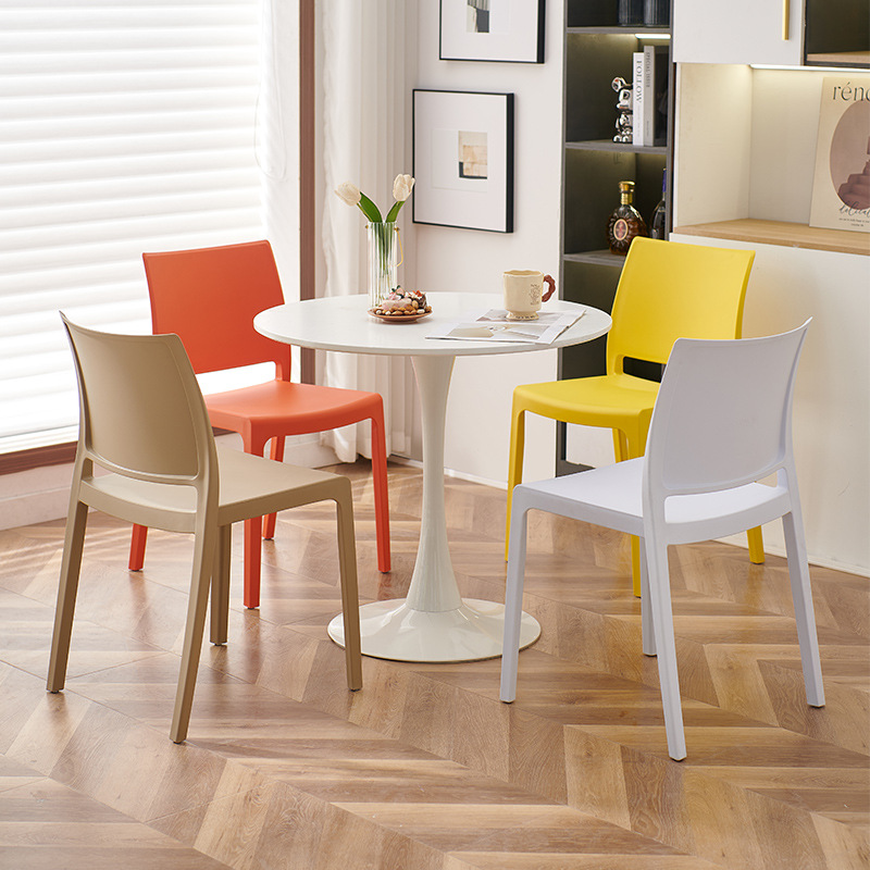Sillas de estilo de lujo ligero de alta calidad sillas de respaldo taburetes de red sillas de comedor de plástico nórdico creativo moderno simple para el hogar
