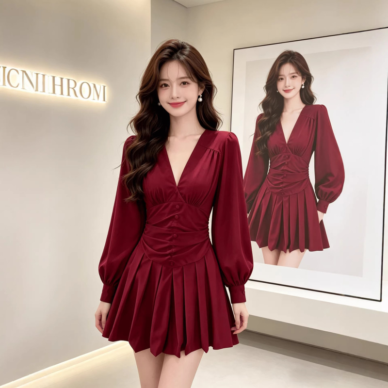 Plus-Size Women's Casual V-Neck Long-Sleeve Dress, Autumn French-Style Elegant Slim-Fit Waist-Cinching Pleated Short Dress