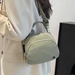 シングルショルダーバッグ佰斯図洋気シンプル純色手提げ小方バッグ女性デザイン感洋気通勤トートバッグ