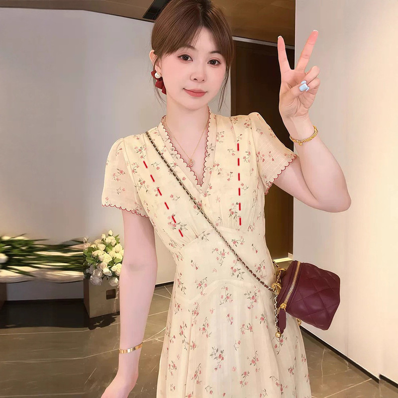 New Style Nursing Dress with Floral Print, Short-Sleeved, Summer Design, Loose Fit, Slimming, Nursing Wear, Floral Pattern New Style Nursing Dress with Floral Print, Short-Sleeved, Summer Design, Loose Fit, Slimming, Nursing Wear, Floral Pattern