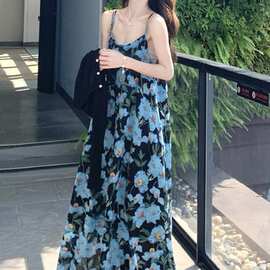 2026新款法式海边度假长裙质感高级感蓝色花色无袖吊带连衣裙女夏