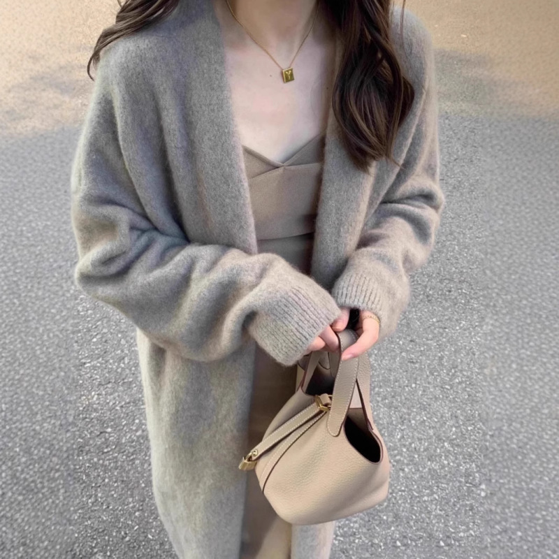 Lazy Fragrant Style Over-the-Knee Mid-length Knitted Cardigan Women's Loose Sweet Soft Waxy Gentle Solid Color Sweater Coat Lazy Fragrant Style Over-the-Knee Mid-length Knitted Cardigan Women's Loose Sweet Soft Waxy Gentle Solid Color Sweater Coat