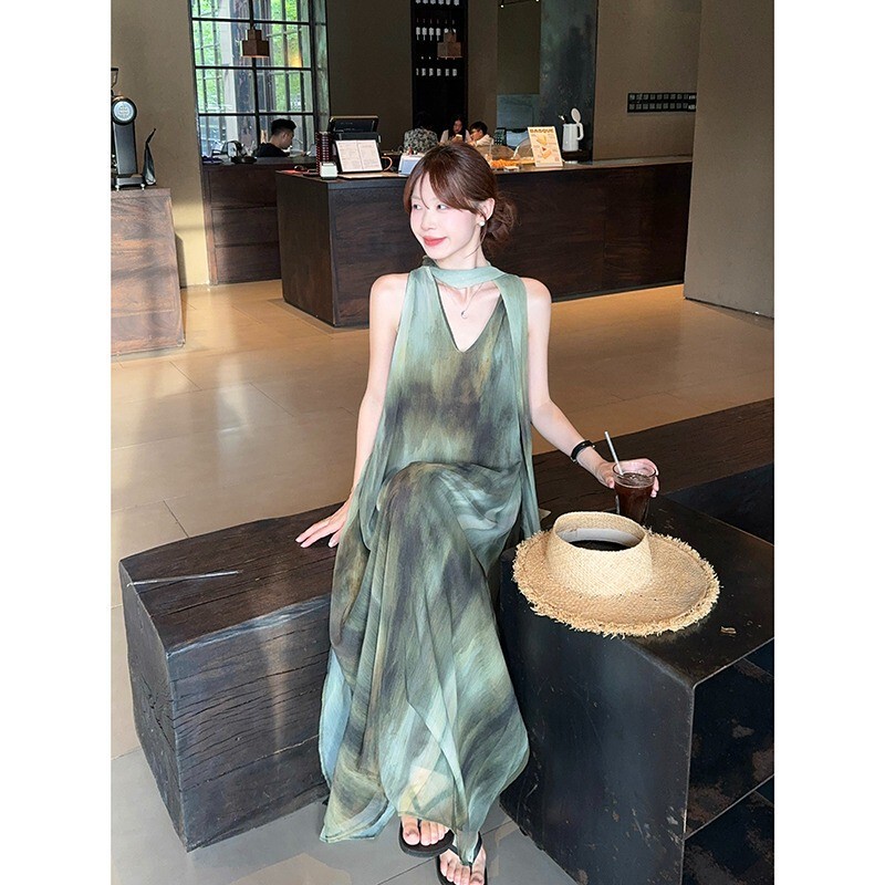 Fashionable Seaside Vacation Sleeveless Long Dress for Women 2026 Summer Deep V-Neck Gradient Design Chic Dress