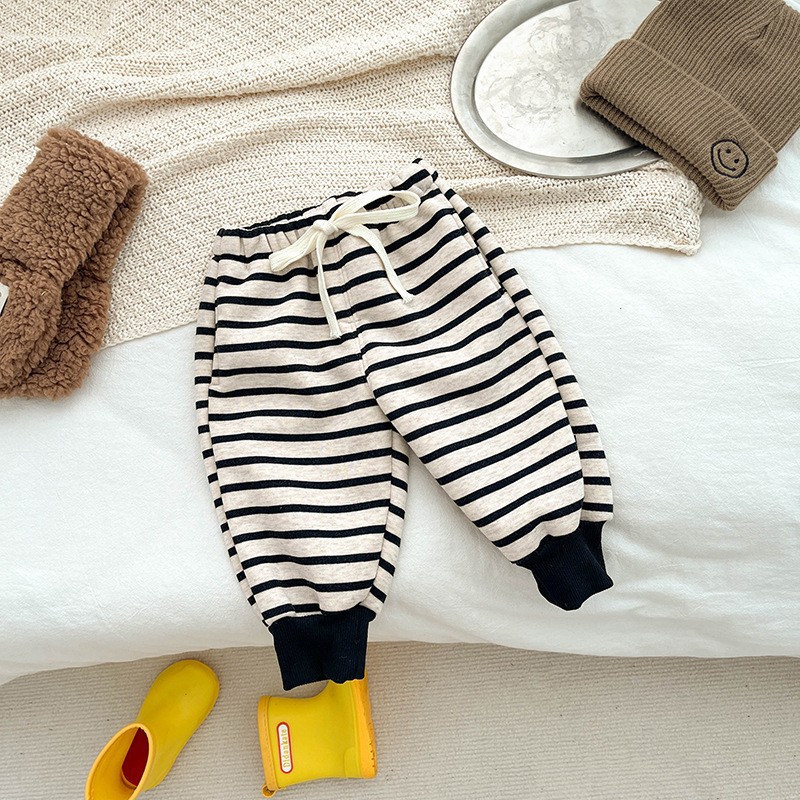 Ropa infantil coreana chaqueta de plumón para niños invierno de aire extranjero chaqueta con capuchón para bebés y bebés con capuchón blanco para calentar aire extranjero