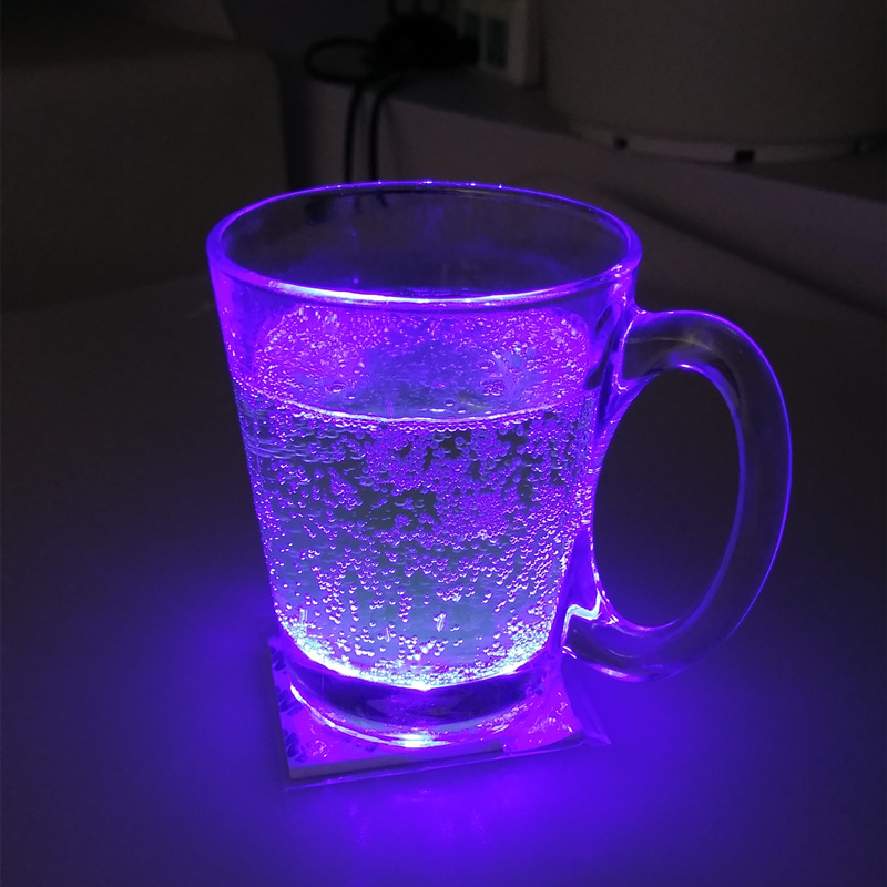 Suministro de Amazon Venta caliente en stock 3M adhesivo luminoso Copa pegatinas EVA impermeable luminoso botella pegatinas bar colorido LED montaña