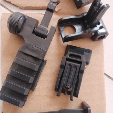 塑料前后机瞄可折叠机瞄软弹301前后准心配件无螺丝无侧压片按钮