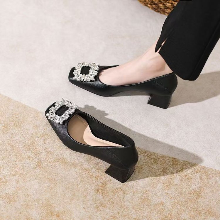 2025年春季方头高跟鞋女粗跟新款裸色百搭裙子法式漆皮中跟单鞋女