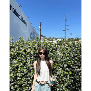 YUYUREAL��ʽ�A�I���֌��ɟo�䱳��Ů�ļ��r�����e�ٴ������L����