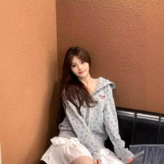 【工場の現物を設置して発見した】アメリカのレトロな小さな花のジッパーと帽子のガーディアンの女性のゆるいコート
