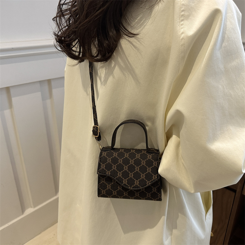 Bolso retro de cercanías para mujer 2024 otoño e invierno nuevo estilo bandolera bandolera bandolera bandolera temperamento pequeño bolso cuadrado