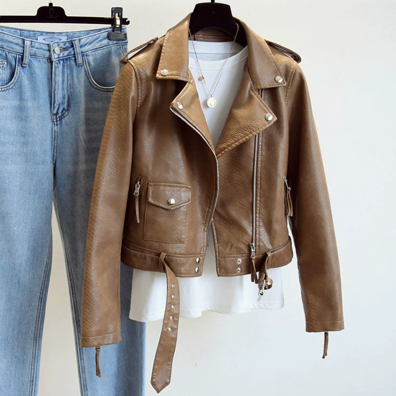 Женская короткая кожаная куртка, осень 2025, новый корейский стиль, приталенный крой, стройнящая куртка-косуха с принтом под змеиную кожу, коричневая куртка для осени.