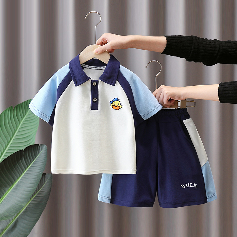 7186 Little Yellow Duck Boy Traje de verano Camisa POLO de manga corta a juego de colores para niños 2025 Nuevo estilo delgado y guapo de moda