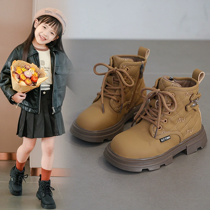 Ботинки Мартин для девочек, показ мод 2025 года. Новые осенне-зимние короткие сапоги в стиле маленького Шанеля, милые повседневные детские хлопковые сапоги на мягкой подошве.