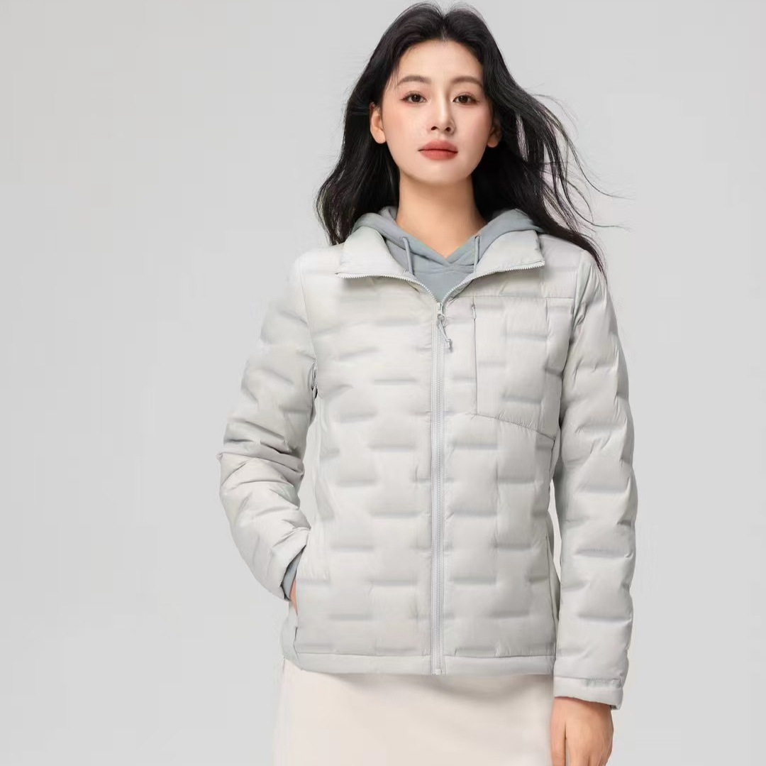 Chaqueta de plumón para mujeres otoño y invierno nuevo tipo 90 de lana ligera y delgada hermosa moda de cuello caliente delgada y gruesa chaqueta corta