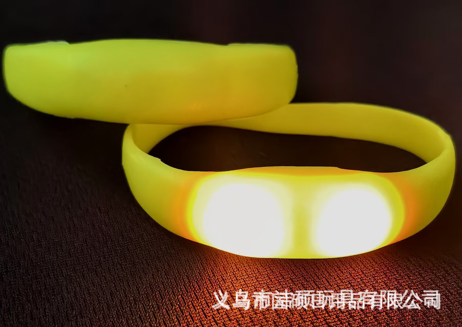 Pulseras luminosas controladas por voz Reunión Anual de Empresas Lotería Control de voz Respuesta Pulseras de teclas luminosas Concert Atmosfera de bar