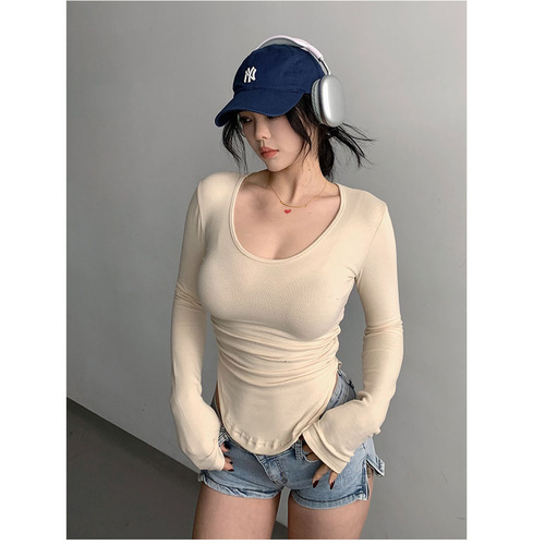 Short, Irregular Long-Sleeved T-Shirt—Ultra-Cool Girl’s Purely Alluring Inner Layer Base Top for Women, Slim-Fit, Early Spring, Sexy Low-Cut Collar