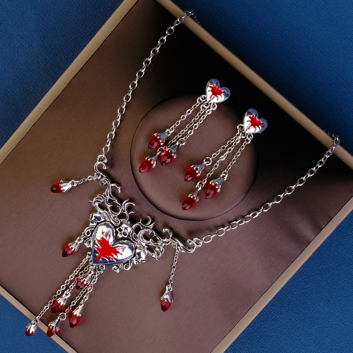Hot Sale Halloween Jewelry Necklace Set Exaggerated PROM Party Dress Up Red Heart Skull Earrings Necklace 2-piece Set_voghion.com