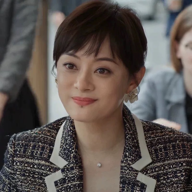 Collar con colgante redondo de circón, nicho femenino, diseño simple, cadena de clavícula, lujo ligero, collar de temperamento de alta gama al por mayor