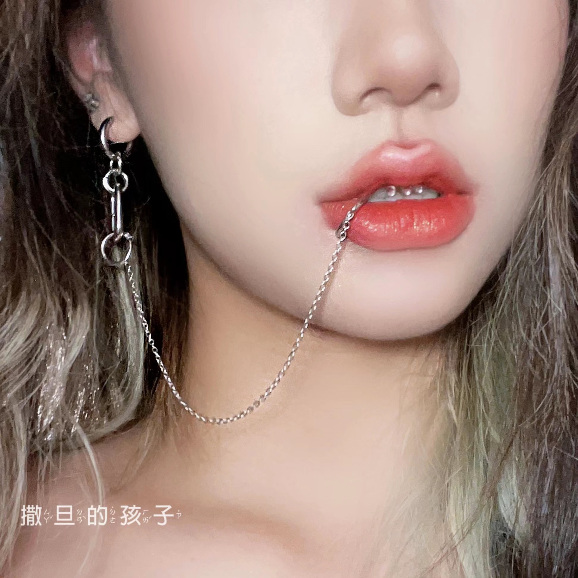 Pointed labret stud close-up product detail