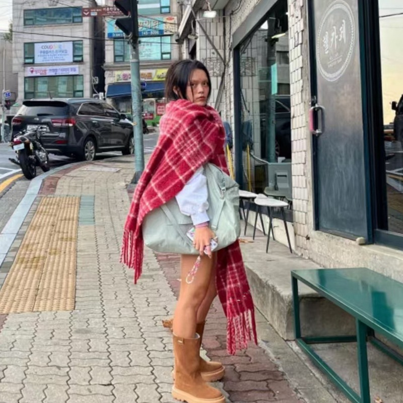 Checkered wool fringe Korean version premium winter mohair warm unisex scarf_voghion.com