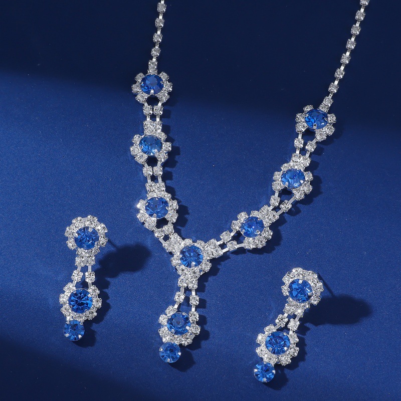 Conjunto de colar e brincos com strass para noivas elegante_voghion.com