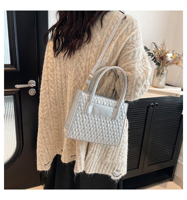 Leisure for women 2024 new item, niche simple diamond grid handbag, fashionable and popular single shoulder crossbody_voghion.com