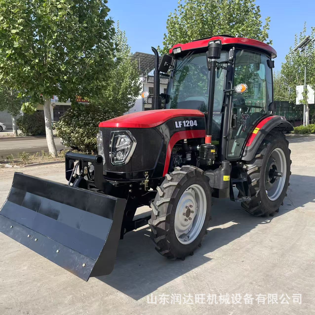 tb大桥1204东方红四驱拖拉机 四缸发动机冷暖空调驾驶室拖拉机