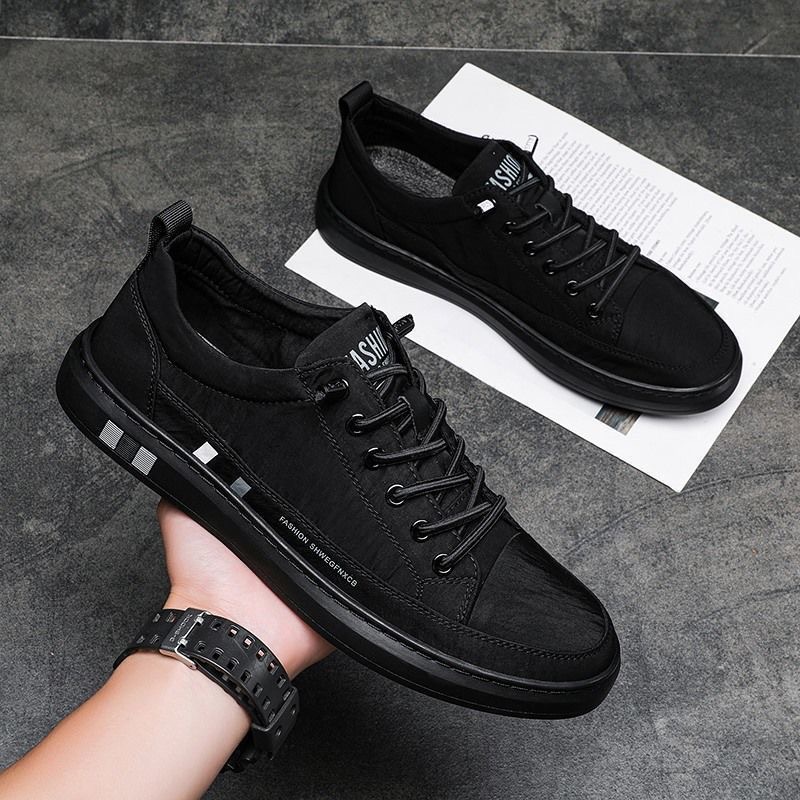 Zapatillas de hombre 2024 otoño nuevas transfronterizas populares de seda de hielo transpirables casuales zapatillas de hombre estilo europeo zapatos de hombre al por mayor.
