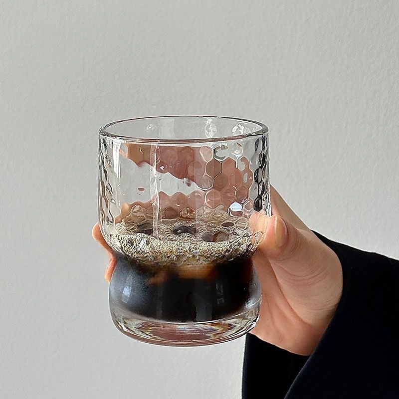 Wholesale Chubby Glass Cups in an Instagram-Style Design, High Aesthetic Value, Suitable for Girls, for Drinking Water, Beverages, Coffee, Gift Cups, Customizable