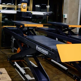 其他维修设备;举升机;其他仪器仪表